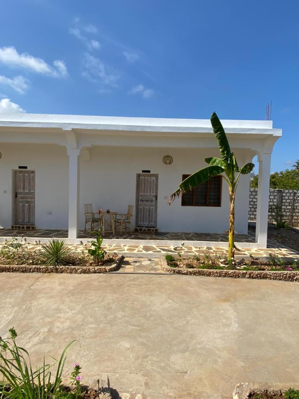 Red Land House Bed and Breakfast Watamu Eksteriør billede