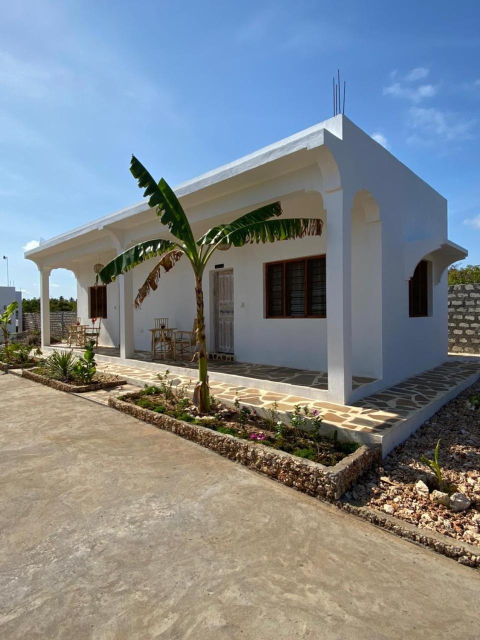 Red Land House Bed and Breakfast Watamu Eksteriør billede
