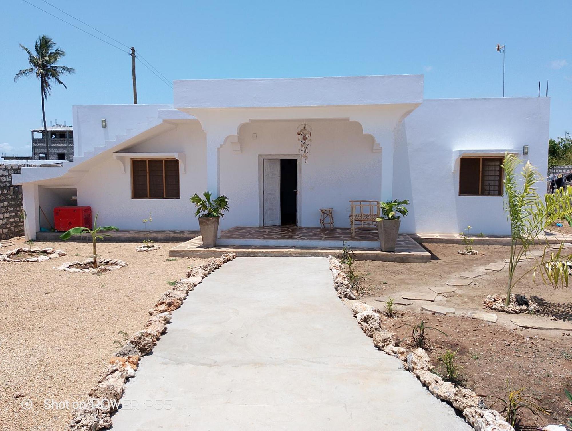 Red Land House Bed and Breakfast Watamu Eksteriør billede