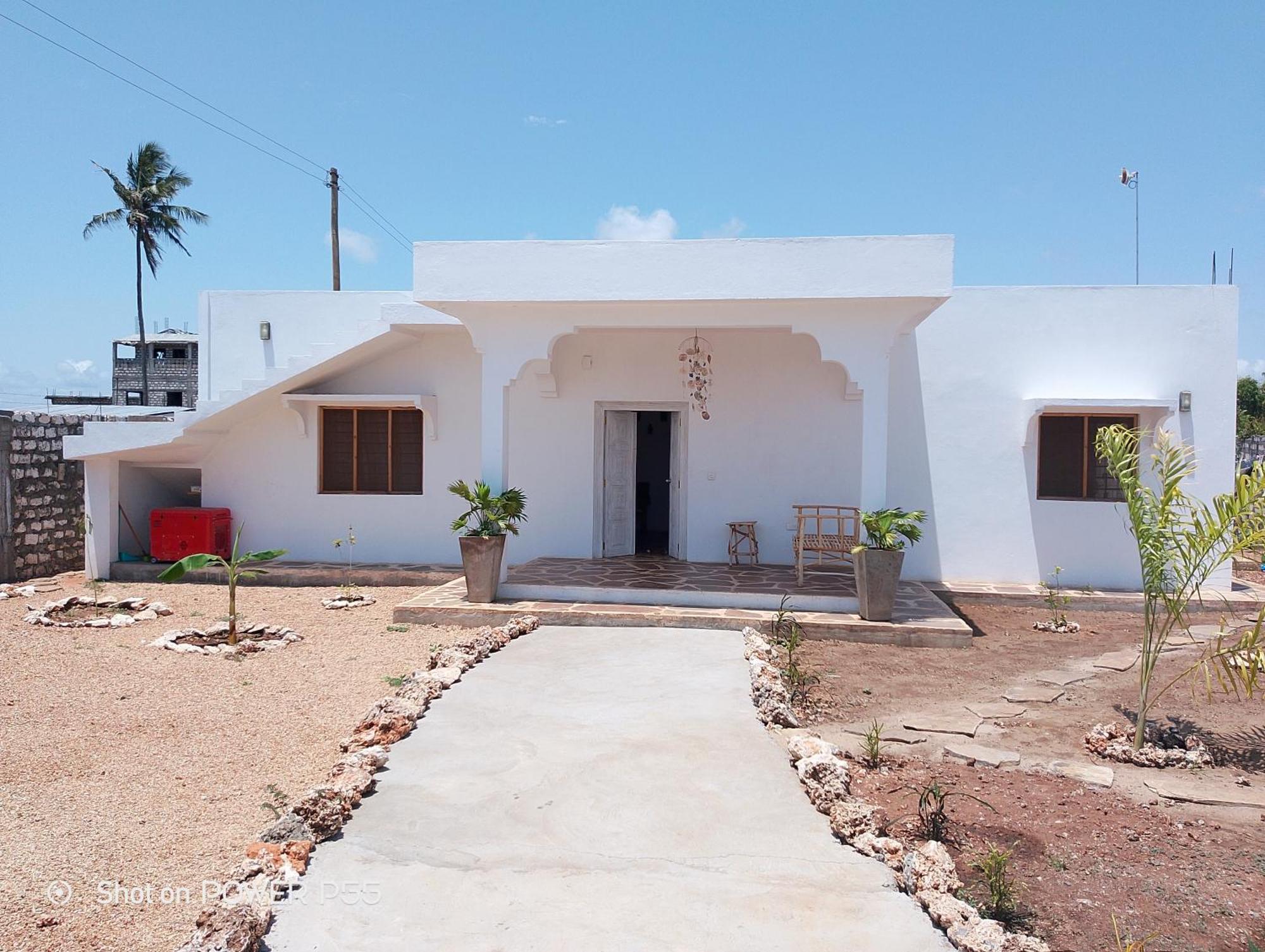 Red Land House Bed and Breakfast Watamu Eksteriør billede